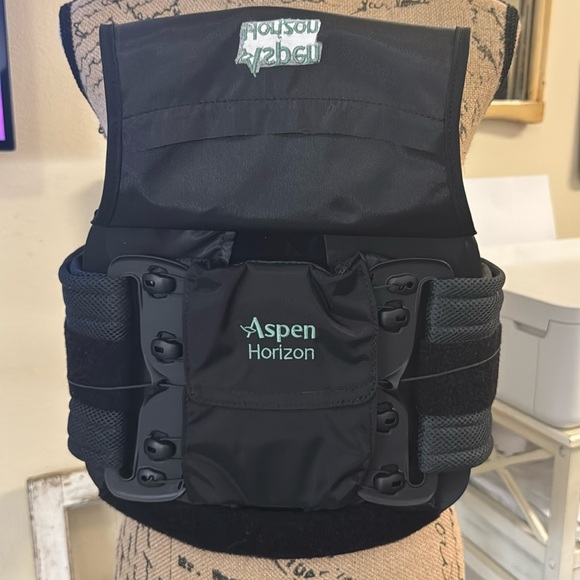 Like new, Aspen Horizon 2 piece, adjustable(in so many ways) back brace. - Picture 11 of 16